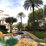 Апартаменты La Palmera *